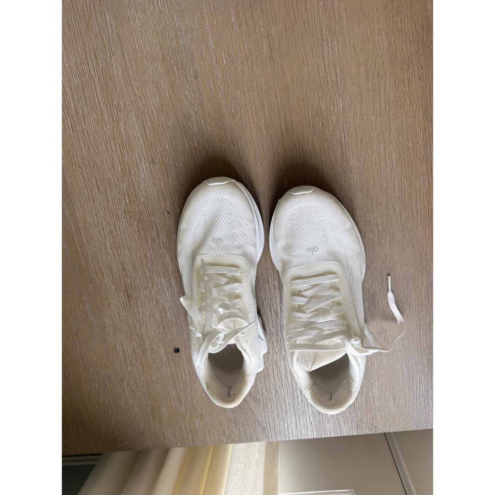 Alo Yoga White Sneakers - Picture 5 of 5